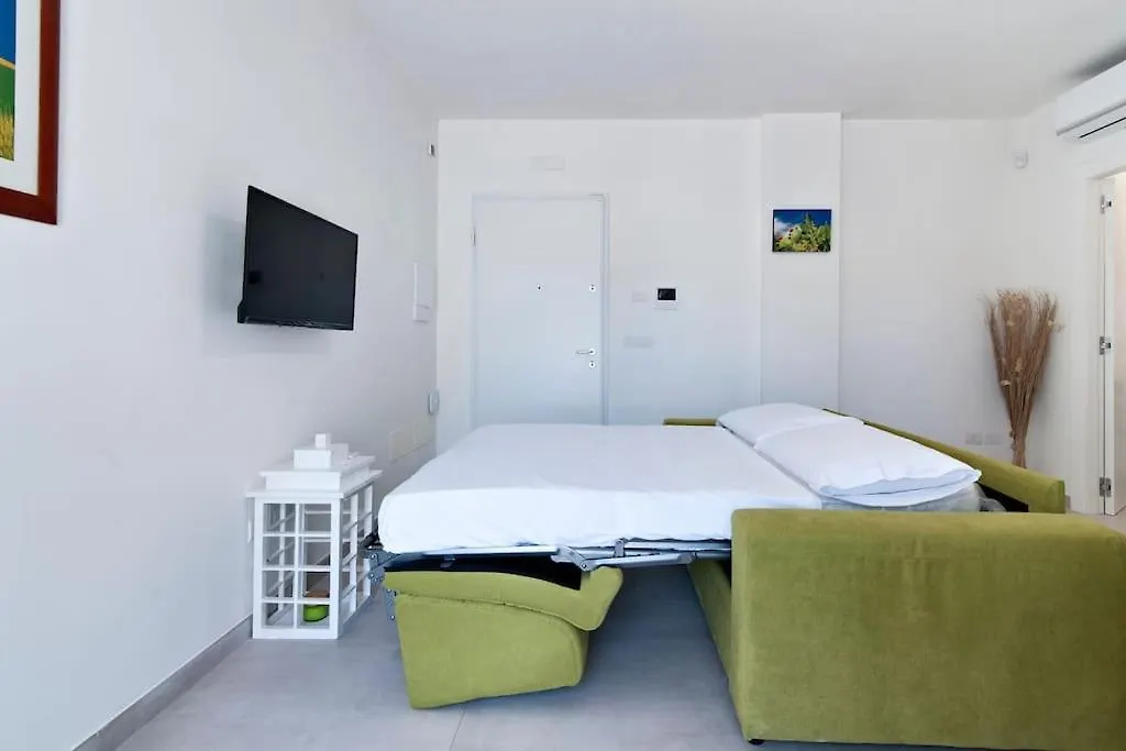 Renoir - Balcone E Box Auto - Lecce Selection Apartment Italy