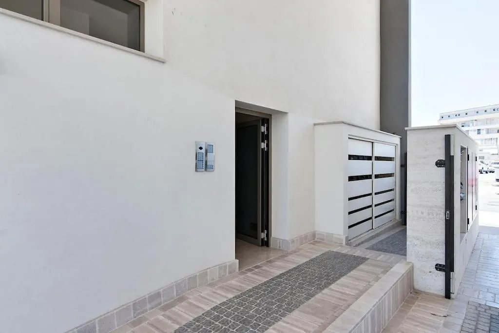 Renoir - Balcone E Box Auto - Lecce Selection Apartment 0*,